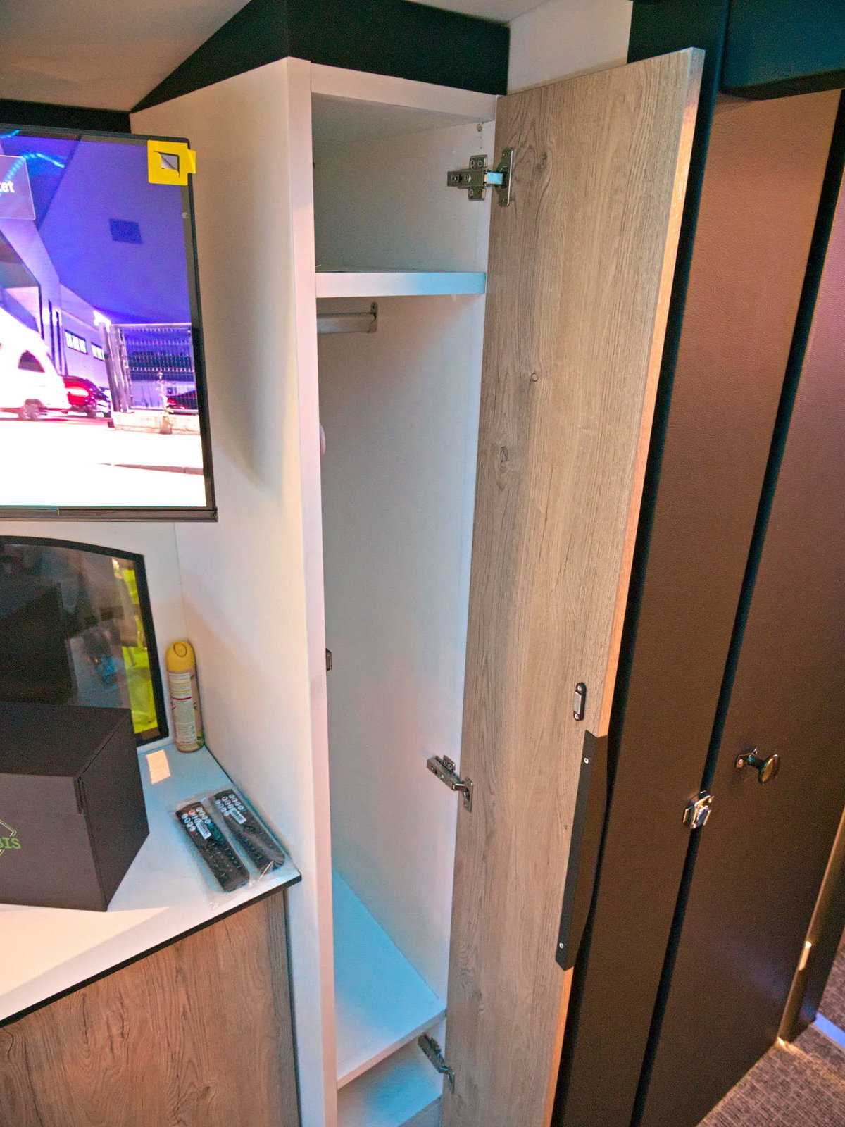 Derubis Series 7 Schrank Caravan Salon 2024