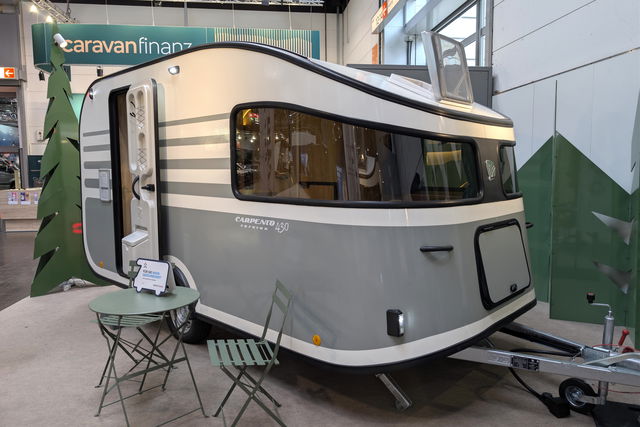 Carpento 430 D (2027): Aileler için retro tasarımlı kompakt mini karavan