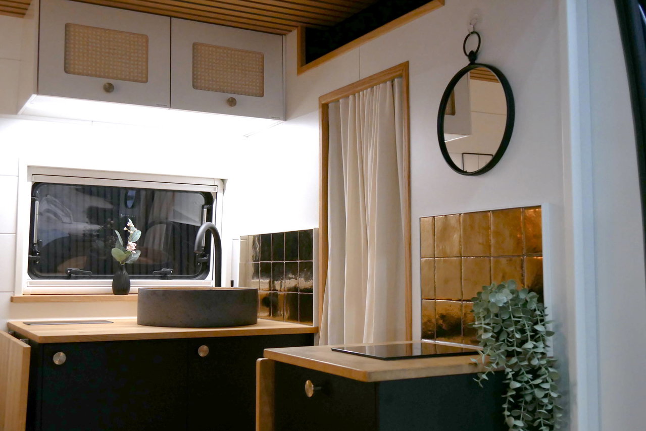 Boho tarzında panelvan dönüşümü: FidiBus camperları güzelleştiriyor