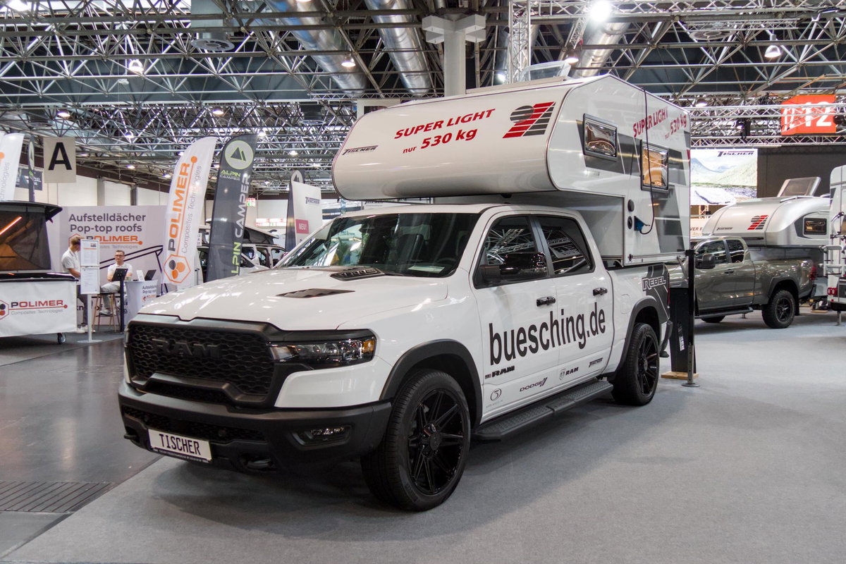 Tischer 200 Superlight auf dem Caravan Salon 2026: Seitenansicht.