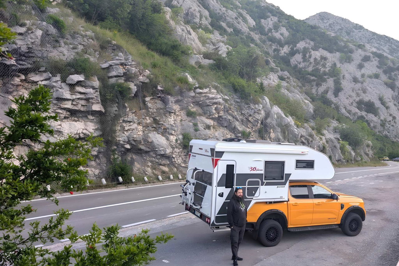 Kamp otomobili yerine pick-up: Bir manifaktür 50 yıldır off-road kamp kabinleri nasıl üretiyor